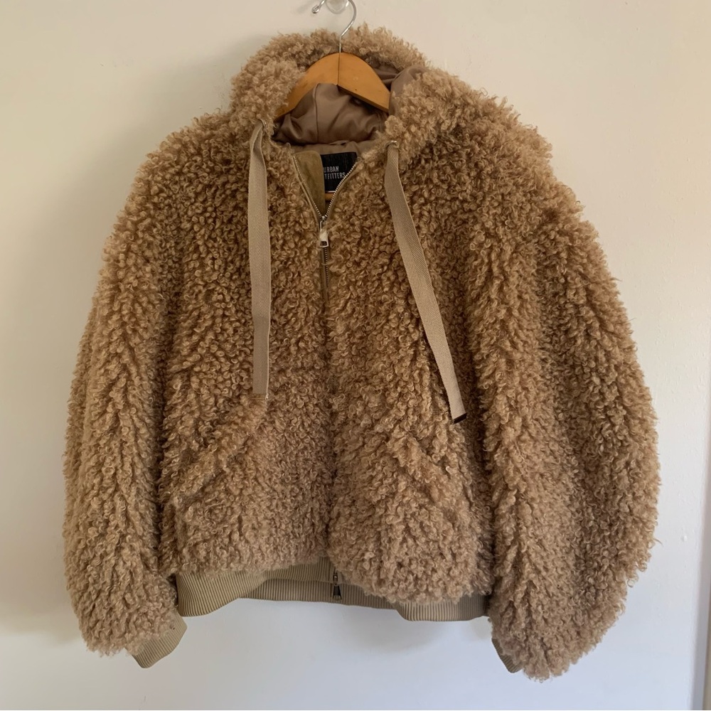 NEW Urban Outfitters Casey Oversized Sherpa Fur Hooded Zip-Up Teddy Jacket S - Picture 2 of 12